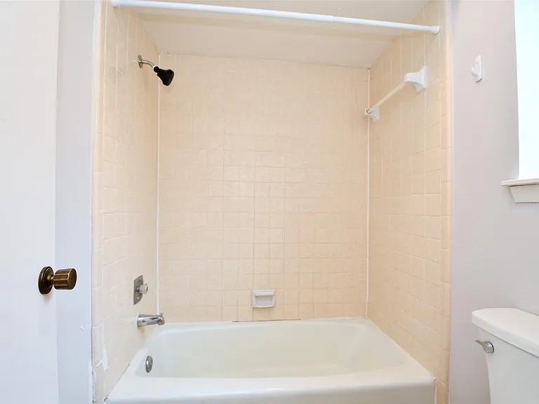 7718 Moondance Ln — Photo 23