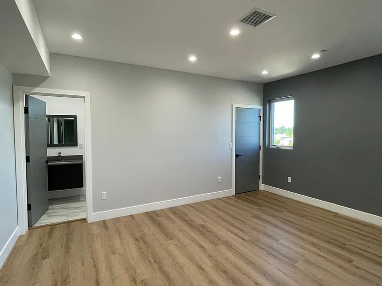 6345 Farmdale Ave #1 — Photo 22