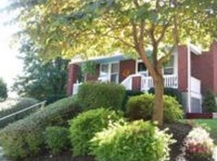 238 W 3rd St, Hermann, MO 65041