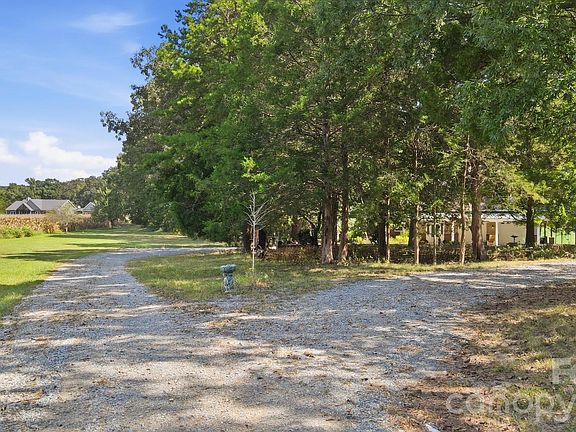 3rd image of 7720 W Duncan Rd