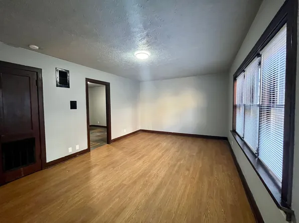 Jones Ansonia Apartments