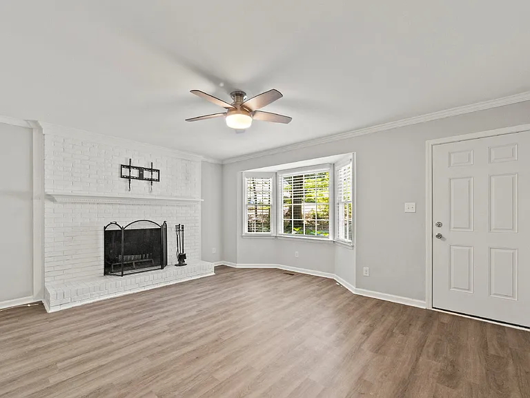 3921 Bamburgh Ln — Photo 9