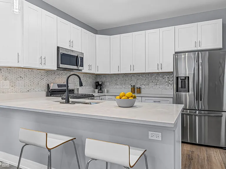 3670 S Indiana Ave #2 — Photo 6