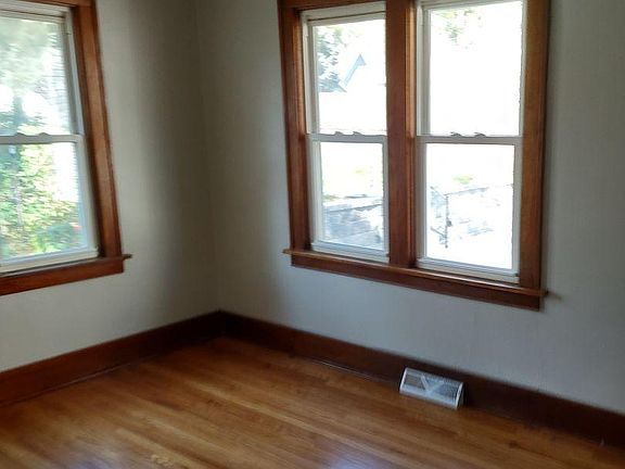 5th image of 5062 S 39th Ave