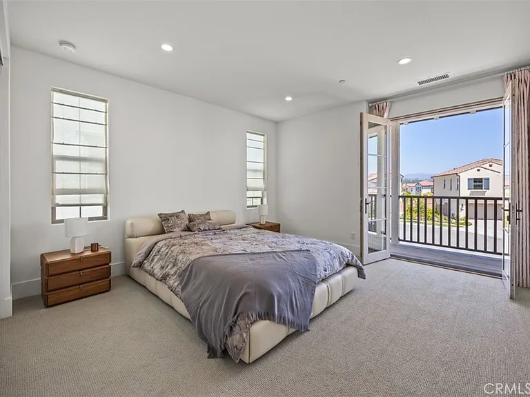 135 Oakstone — Photo 34