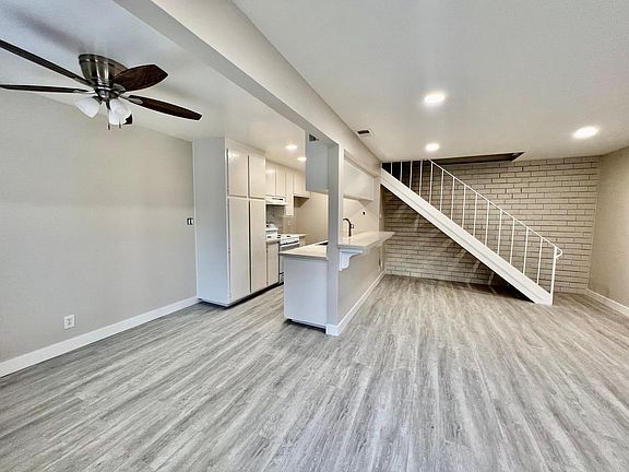 3rd image of 227 Mahan Ct APT 2