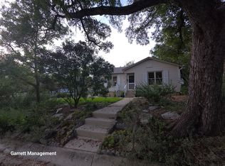 707 W 4th St, Lampasas, TX 76550