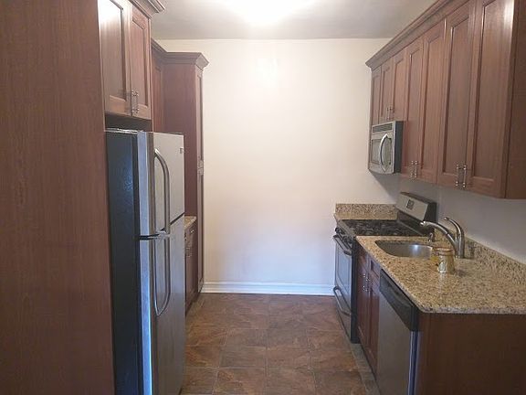 5th image of 4542 41st St #11G