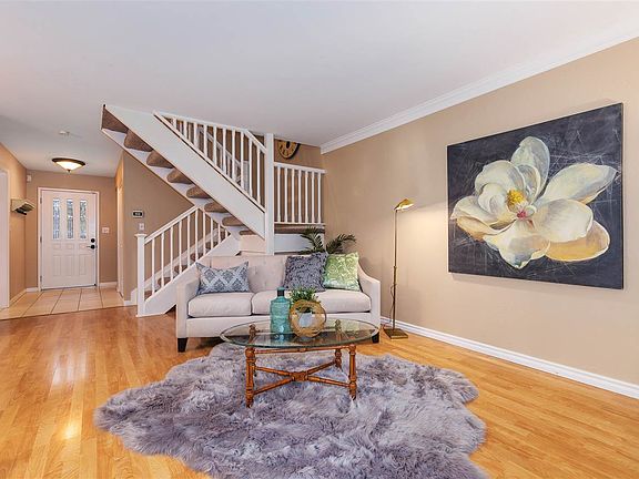 5th image of 220 Garden Creek Pl