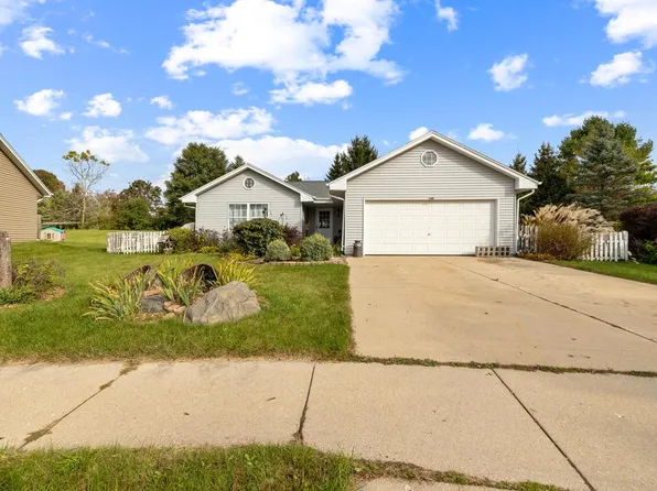 628 Cleveland AVENUE, Hartford, WI 53027