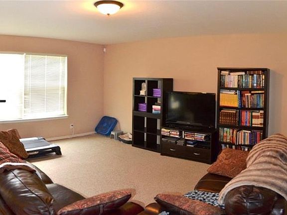5th image of 13324 Candace Ln