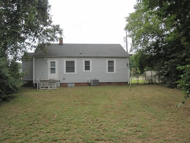 2nd image of 1643 Tennyson Ave