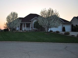 3295 N Greenfield Ct, Warsaw, IN 46582
