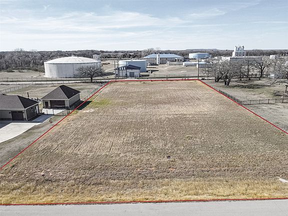 2nd image of 209 Maverick Ct