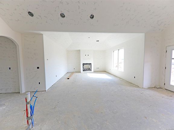4th image of 13991 S Lansing Ave