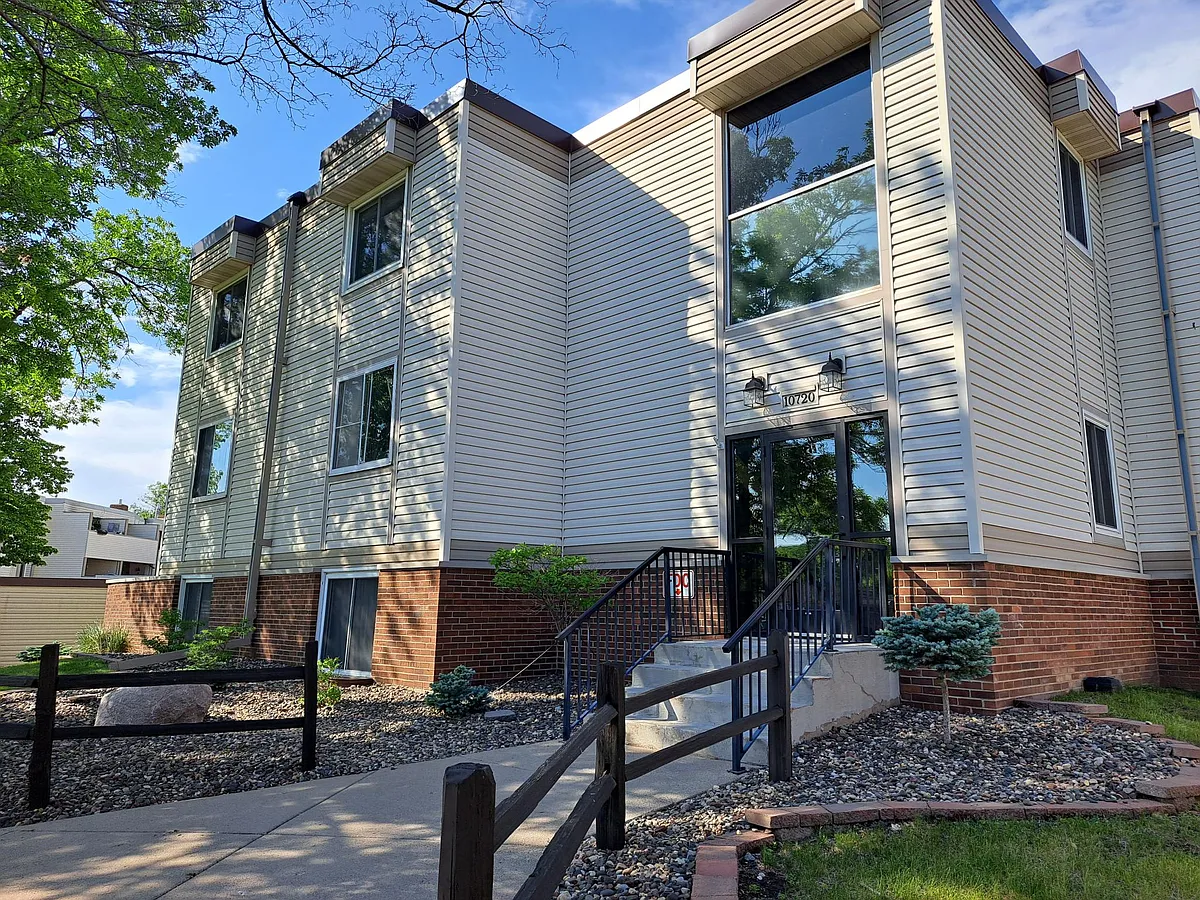 Photo 2 of 19 - 10720 Rockford Rd #209 - Plymouth, MN Building Photo - 10720 Rockford Rd #209