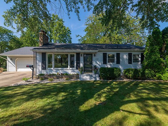2nd image of 3728 Canterbury Ave