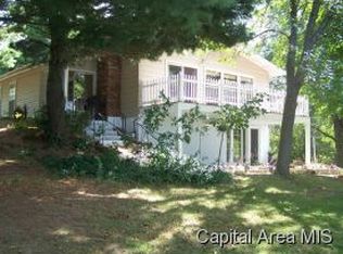 30613 Circle Dr, Girard, IL 62640