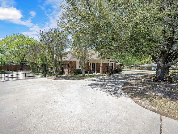 4th image of 111 Westmeadow Dr