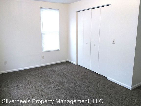5th image of 904 4th St