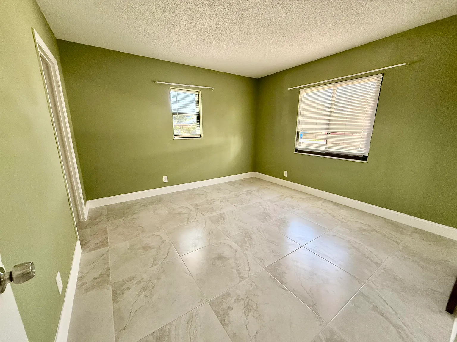 2 bed, 1.0 bath, 800 sqft, $2,100 — Photo 4