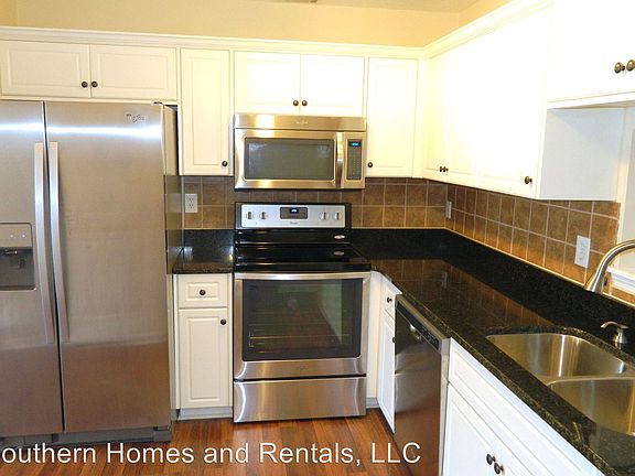 4th image of 402 Cashew Dr