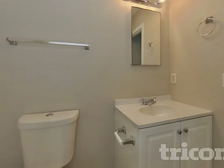 11514 W Wethersfield Rd — Photo 12