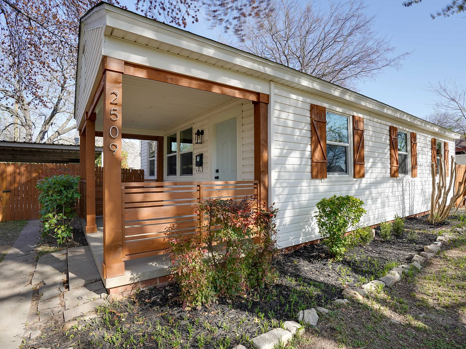 2509 Littlepage St — Photo 2