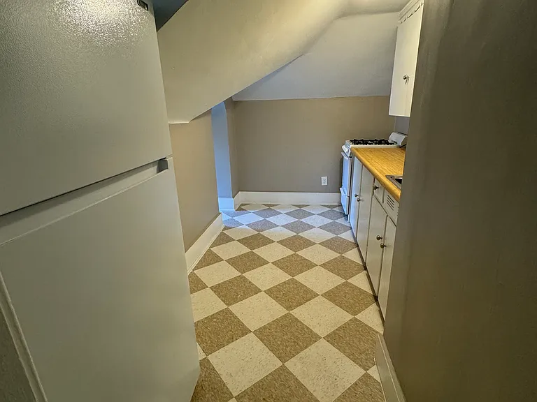 82 Oakdale Ave #1 — Photo 9