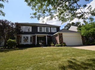 110 Bittersweet Ln, Streamwood, IL 60107