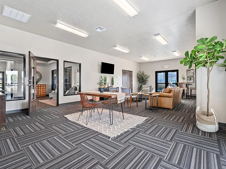 Aspen Creek Apartments — Photo 16