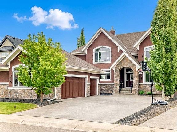 2nd image of 96 N Cranarch Hts SE