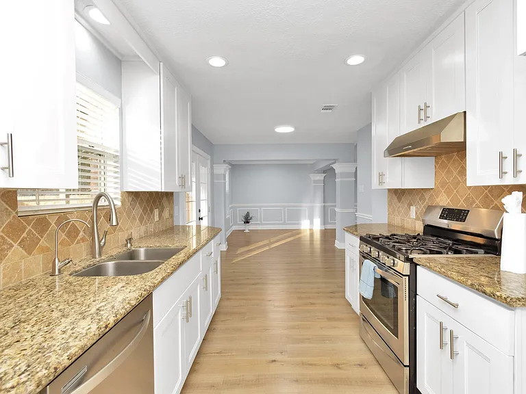 21635 Sandystone Ln — Photo 19