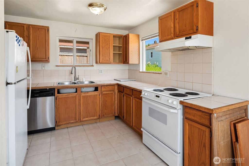 2816 NW 80th Street, Seattle, WA - View 6