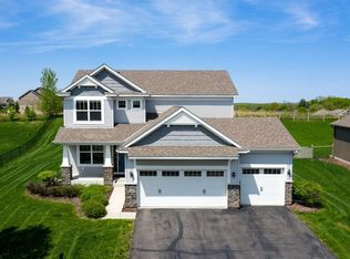 2690 Heron Ln, Victoria, MN 55386