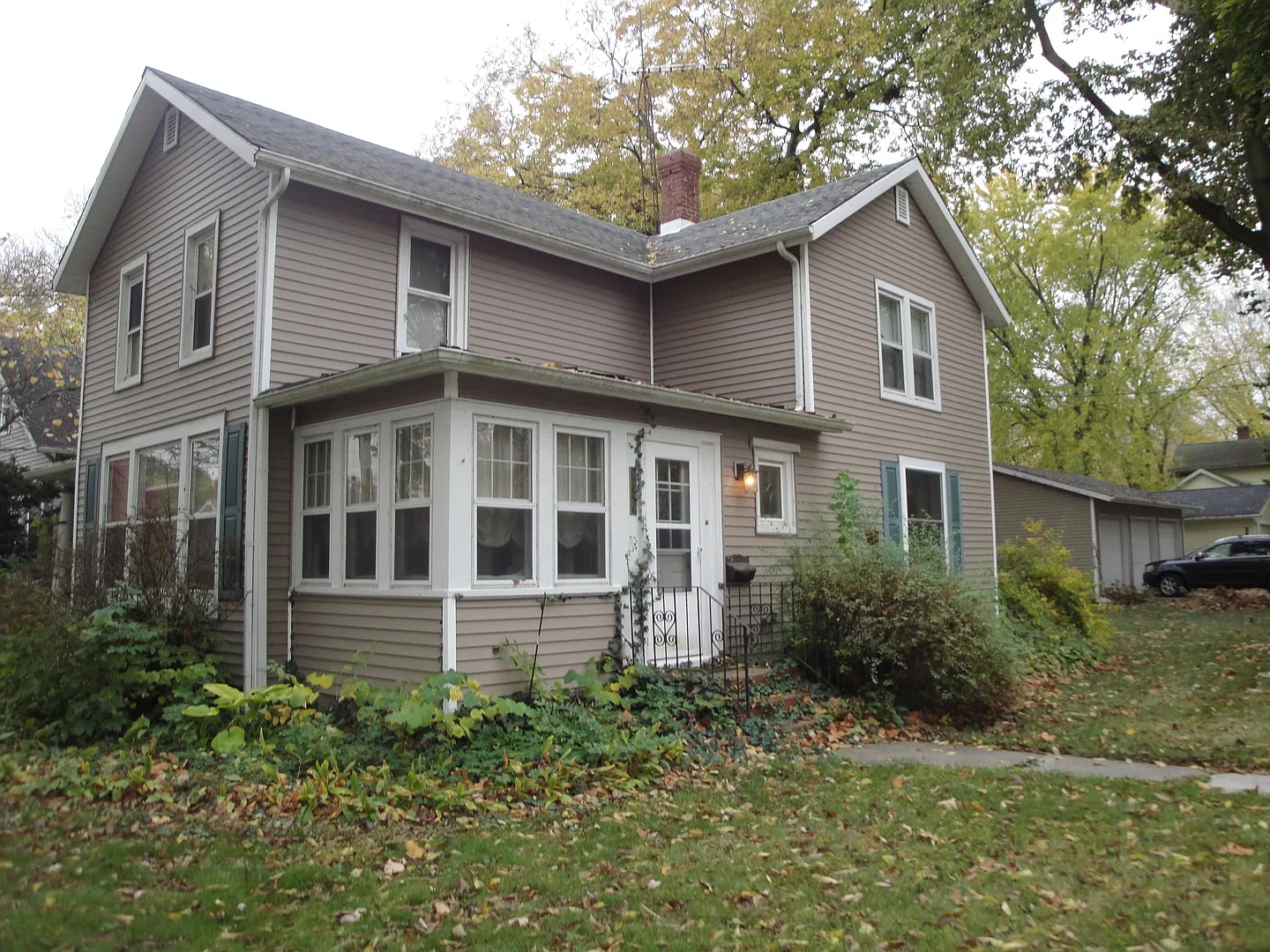 320 River St photo 1