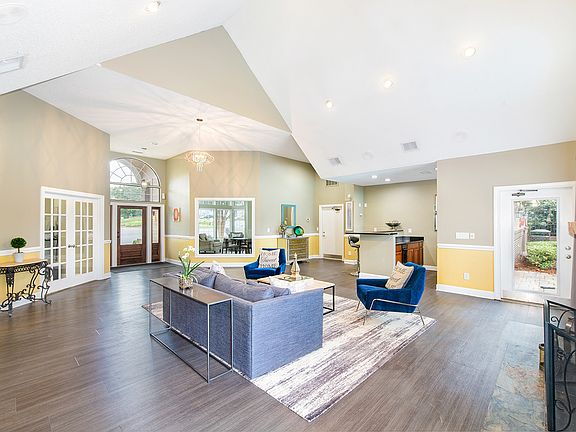 5th image of 1301 Crescent Ln #41309F