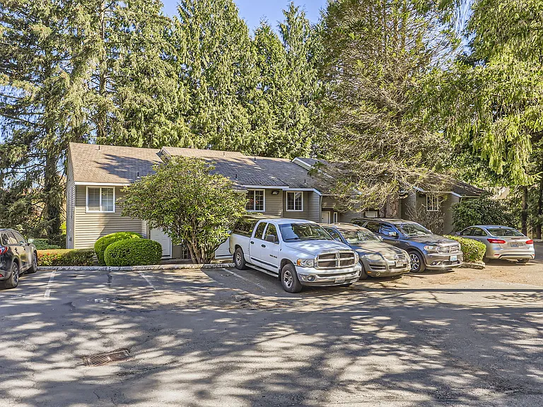 205 SW Clark St #C2 — Photo 10