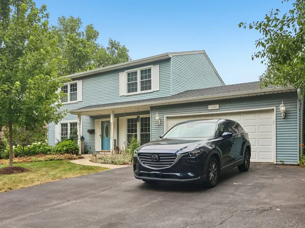 1644 Swallow St, Naperville, IL 60565
