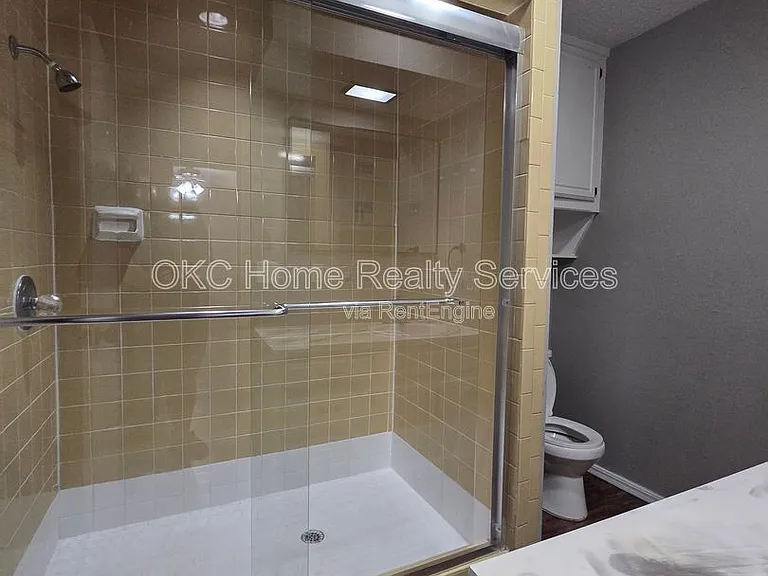 6713 Lyrewood Ln — Photo 8