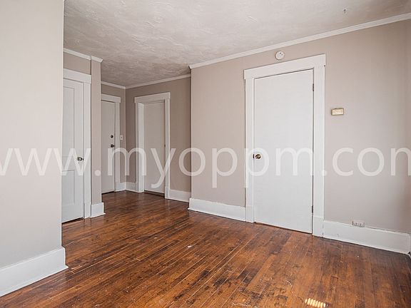 2nd image of 4755 Capitol Ave #4755/03
