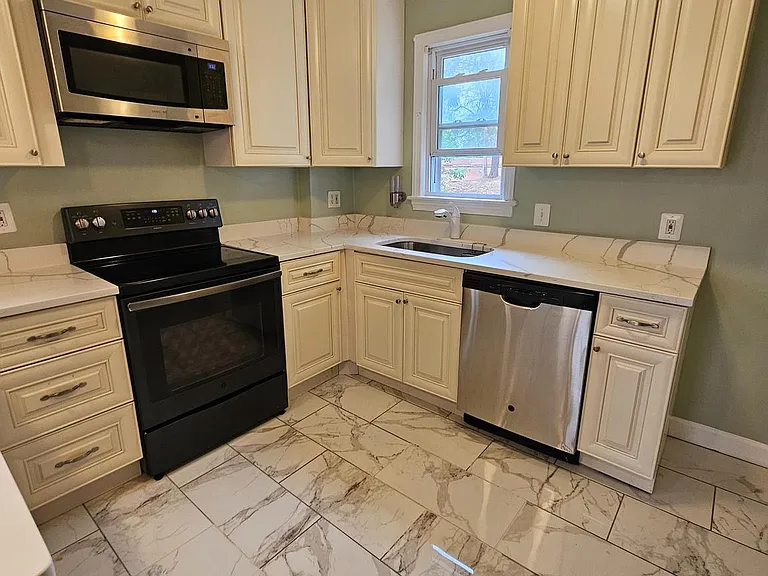 1509 Jefferson St — Photo 6