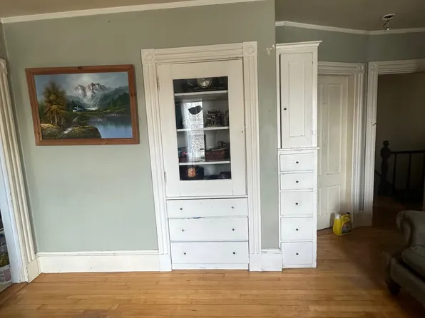123 3rd St #1, Bangor, ME 04401