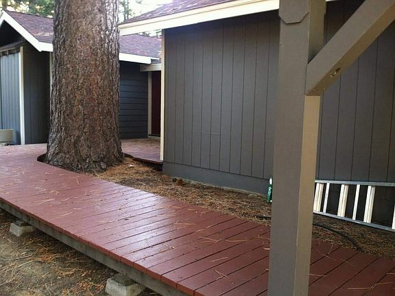 Deck/walkway to side door entry