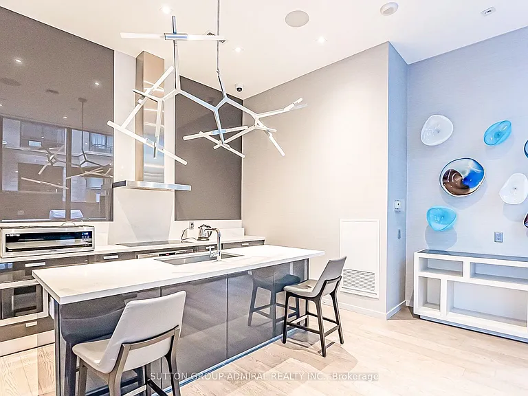 42 Charles St E #2204 — Photo 16