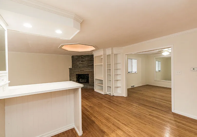 605 Crawford Ave — Photo 17