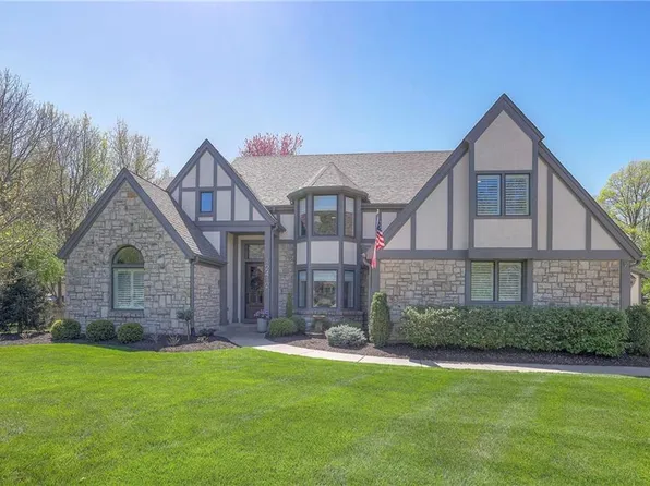 12412 Catalina St, Leawood, KS 66209