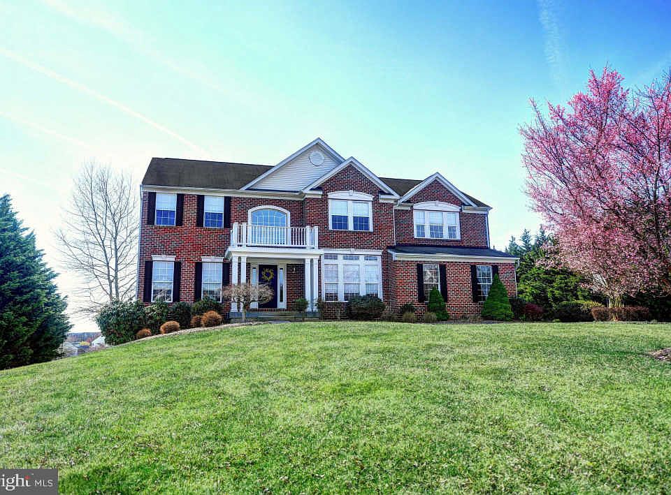 1st image of 1708 White Pine Way