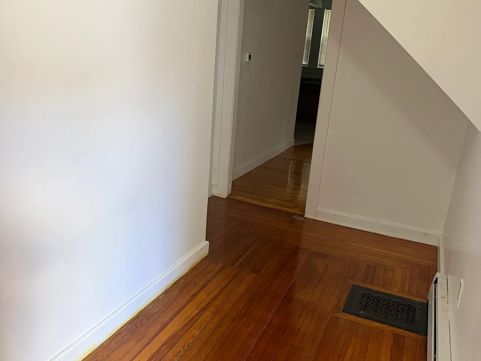 2 bed, 700 sqft, $2,500 — Photo 2