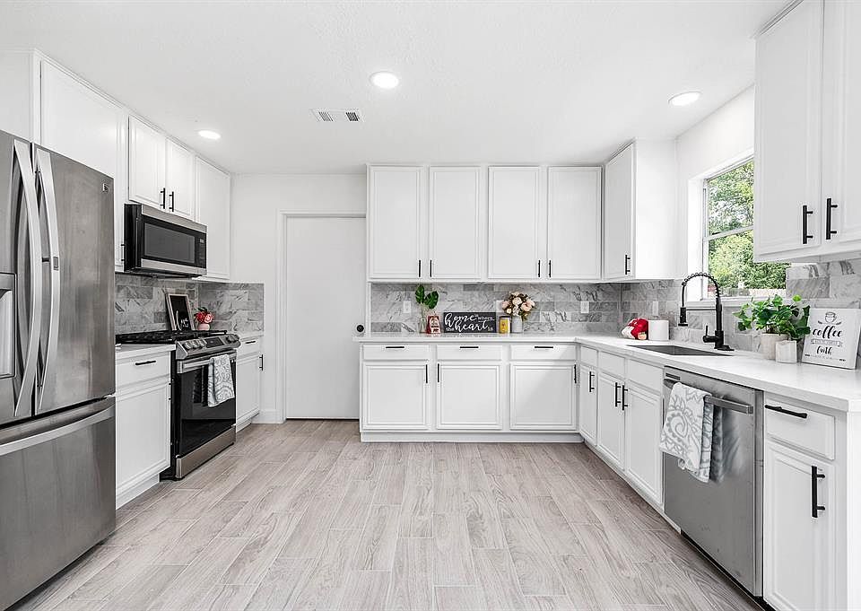 1st image of 2715 Woodcreek Meadows Lane